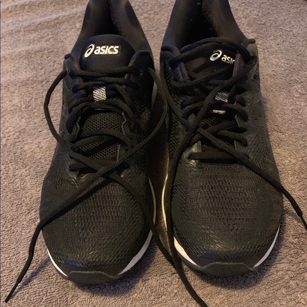 Excellent Condition Only Worn A Few Times. - image 4